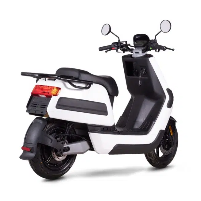 niu-nqi-cargo-n-cargo-quart-arriere-droit-655x655.jpg image scooter Niu cargo blanc de mondial deux roues