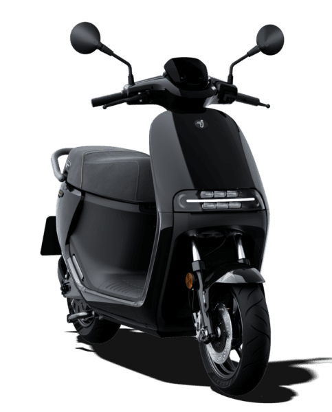 segway-e300se Scooter électrique Segway E300SE noir vue trois quarts