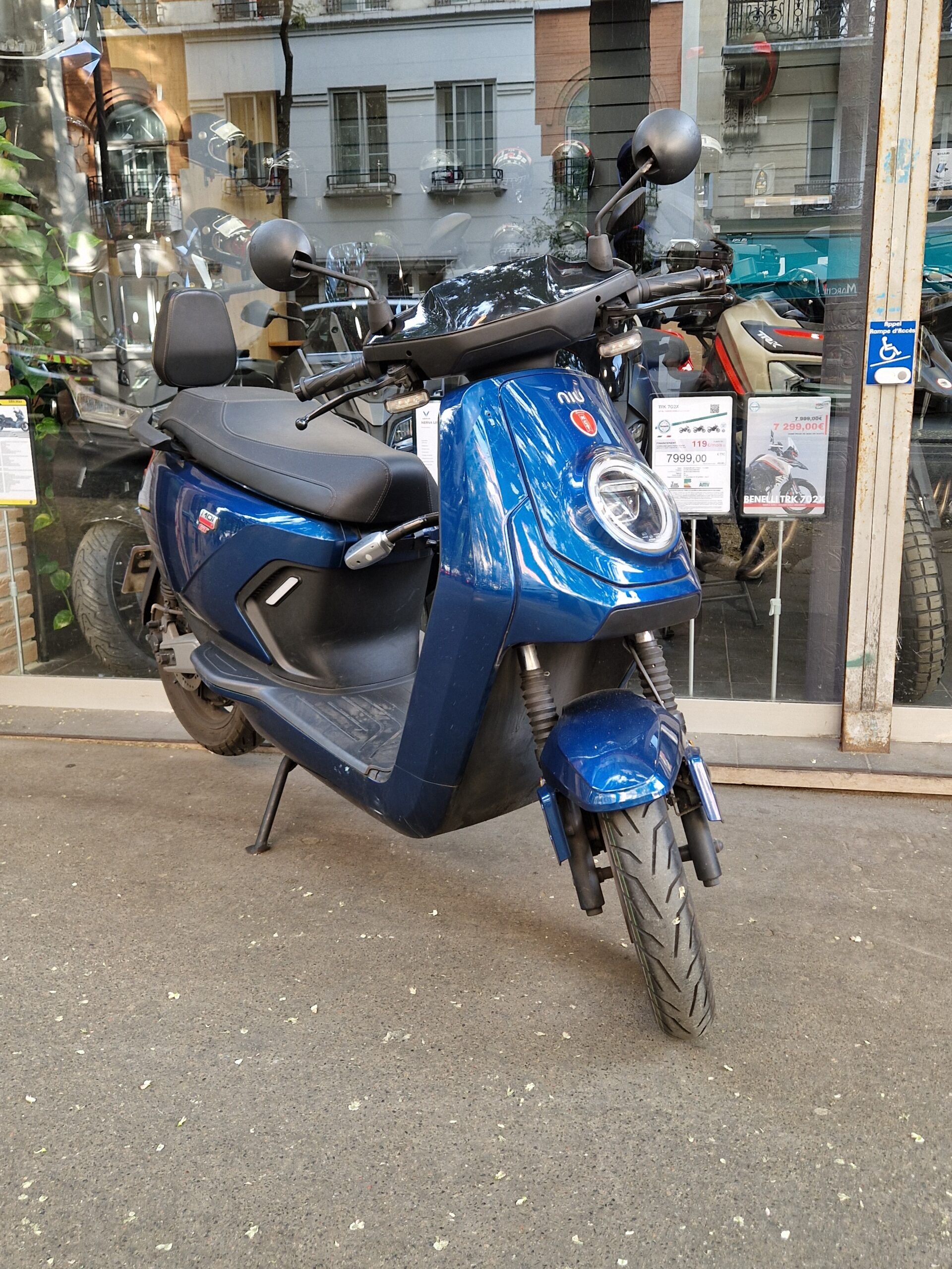 1000047926