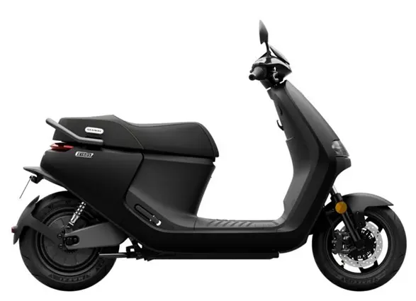 Segway E150S scooter électrique 50cc noir mat vue latérale